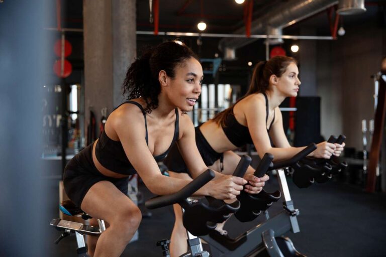 Treningi interwałowe HIIT – jak skutecznie spalić kalorie?